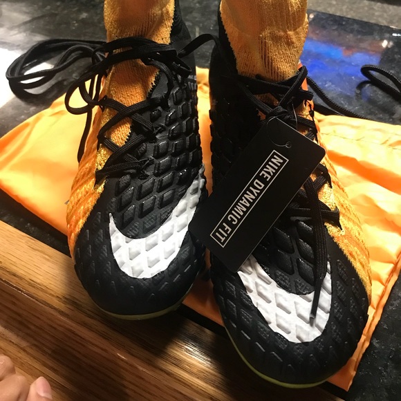 do nike hypervenoms run small